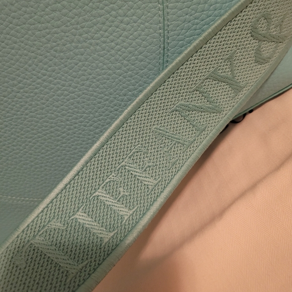 JAPAN 🪷 LIMTIED 2WAY TIFFANY & CO Blue Leather Medium Tote Bag NEW - Picture 7 of 13